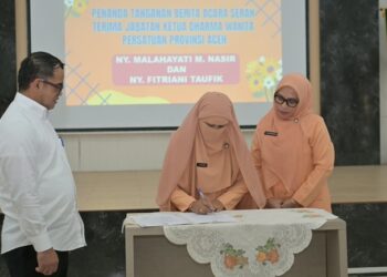 Plt Sekda Hadiri Serah Terima Jabatan Ketua DWP Aceh