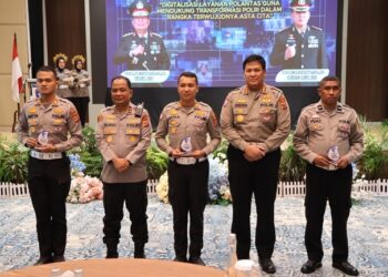Ⓒ Hak cipta foto di atas dikembalikan sesungguhnya kepada pemilik foto Ⓒ Hak cipta foto di atas dikembalikan sesungguhnya kepada pemilik foto