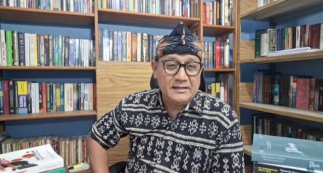 Edy Mulyadi Soroti Pidato Jokowi di Bandung: PSI Pamer Otot, Ada Skenario Gibran Presiden 2029