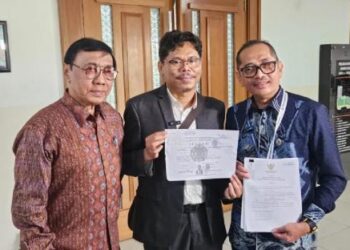 Ⓒ Hak cipta foto di atas dikembalikan sesungguhnya kepada pemilik foto Ⓒ Hak cipta foto di atas dikembalikan sesungguhnya kepada pemilik foto