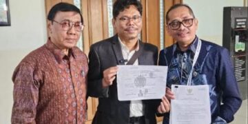 Ⓒ Hak cipta foto di atas dikembalikan sesungguhnya kepada pemilik foto Ⓒ Hak cipta foto di atas dikembalikan sesungguhnya kepada pemilik foto