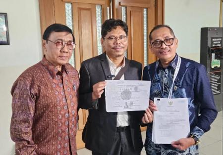 Ⓒ Hak cipta foto di atas dikembalikan sesungguhnya kepada pemilik foto Ⓒ Hak cipta foto di atas dikembalikan sesungguhnya kepada pemilik foto