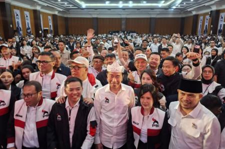 Kenapa Jokowi Baru Tunjukkan KTA PSI di Bandung? Ternyata Ini Alasannya