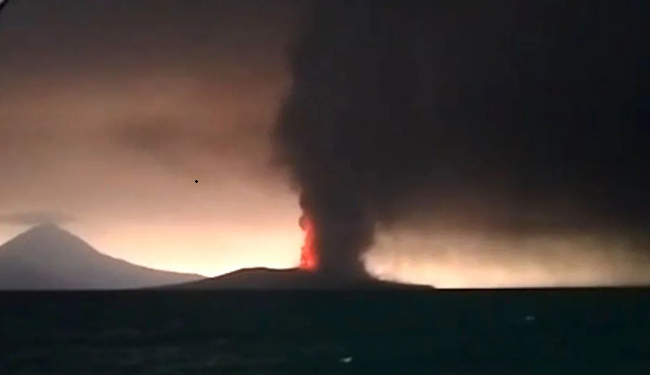 Aktivitas Anak Krakatau Terus Dipantau, PVMBG Pertahankan Status Siaga Usai Erupsi Menerus 25 Jam
