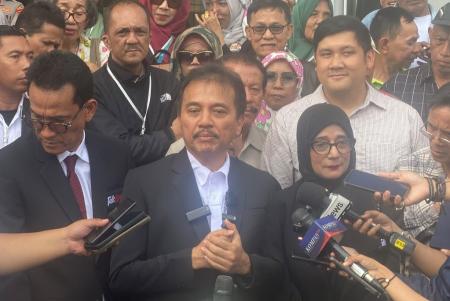 Ⓒ Hak cipta foto di atas dikembalikan sesungguhnya kepada pemilik foto Ⓒ Hak cipta foto di atas dikembalikan sesungguhnya kepada pemilik foto