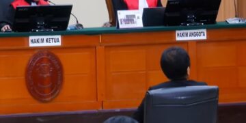 Terdakwa fitnah terkait ijazah Jokowi, Roy Suryo menjalani sidang di Pengadilan Negeri (PN) Jakarta Timur, Kamis (24/9/2026). FOTO/iNews.