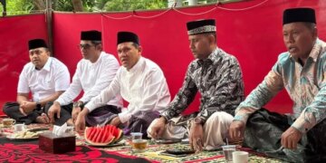 Wagub Aceh Dek Fadh Melayat ke Rumah Duka Ibunda Tgk. Muharuddin