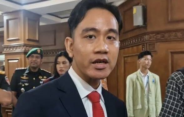 MK Sebut Tak Punya Ijazah Setara SMA, Gibran: Saya Kuliah sampai S1 di Singapura