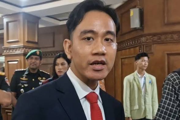 MK Sebut Tak Punya Ijazah Setara SMA, Gibran: Saya Kuliah sampai S1 di Singapura
