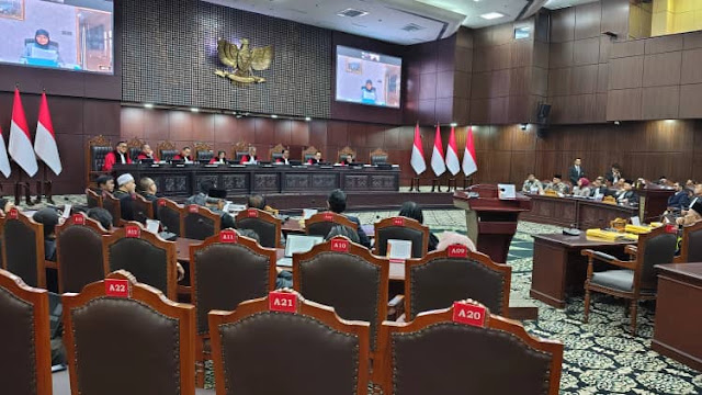 Hakim MK Heran Surat Penyetaraan Pendidikan Gibran