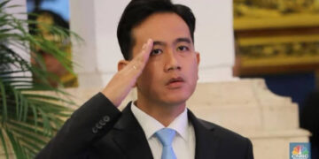 Jelang Putusan MK, Denny Bongkar Dalil Dugaan Rekayasa Syarat Pendidikan Gibran
