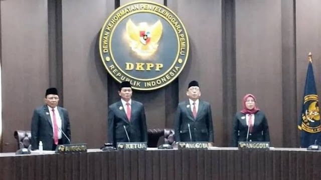 Polemik Syarat Pendidikan Gibran Merembet ke DKPP, KPU dan Bawaslu Diadukan