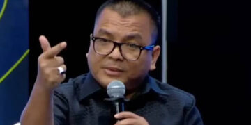 Eks Wamenkumham, sekaligus penggugat ijazah Wakil Presiden RI di Mahkamah Konstitusi (MK), Denny Indrayana. FOTO/Net.