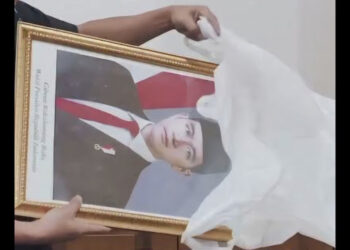 Muncul Gerakan Turunkan Foto Wapres Gibran di Semua Instansi