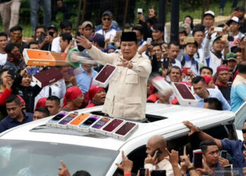 Pemerintah Bakal Bagi-bagi HP Gratis, Ini Tujuannya