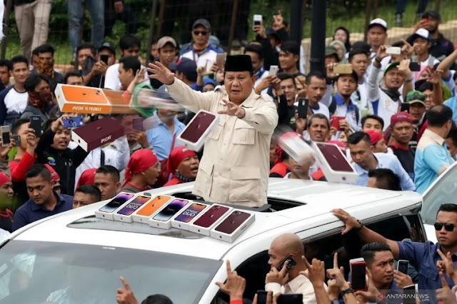 Pemerintah Bakal Bagi-bagi HP Gratis, Ini Tujuannya
