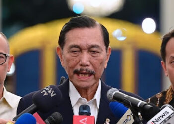 Luhut Tolak Ikut Campur Pemangkasan Ekspor Gas ke Singapura
