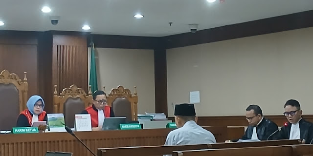 Bantah Terima Suap, Mantan Ketua Ombudsman Minta Dibebaskan