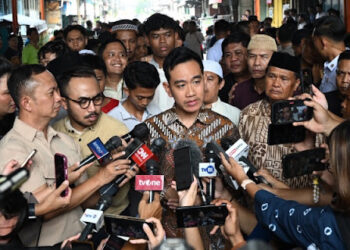 Gibran Siap Buka-Bukaan Tapi Denny Indrayana Malah Mundur