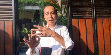 Jokowi Jenius Taklukkan Hati Rakyat Lewat Gaya Berpakaian