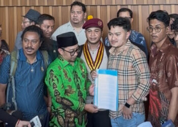 Sempat Tertahan, KIPP-AKSI Akhirnya Serahkan Surat Angket Gibran ke Fraksi PKB