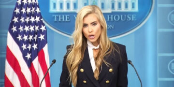 Baru 5 Hari Menjabat, Akhirnya Jubir Trump Mundur Usai Ketahuan Tak Lulus Ujian Advokat