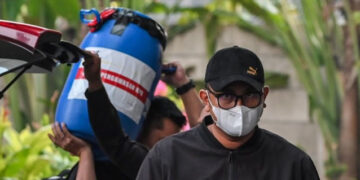 Bupati Klaten Simpan Duit Korupsi di Tong Plastik