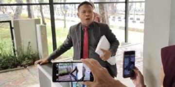 Ahmad Khozinudin Ngamuk di DPR saat Sampaikan Desakan Pemakzulan Gibran: Rakyat Mau Masuk
