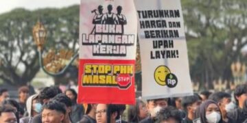 Demo 2 Tahun Pemerintahan Prabowo, Ratusan Mahasiswa di Malang Suarakan 7 Tuntutan