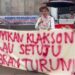 Aksi Emak-Emak di DPR Ajak Pengendara Bunyikan Klakson, Simbol Dukungan Gibran Mundur