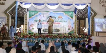 Wali Kota Sabang, Zulkifli saat menutup FASI Kota Sabang Tahun 2026 di halaman Masjid Agung Babussalam, Sabtu (17/10/2026) malam. FOTO/Net.