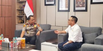 Anggota Komisi III DPR RI Fraksi Partai Demokrat, H. Teuku Ibrahim menemui Kapolda Aceh Irjen Pol. Ruddi Setiawan di Selasa (20/10/2026). FOTO/Net.