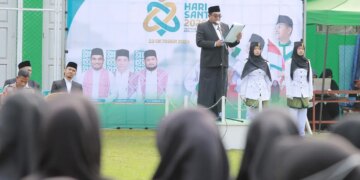 Kantor Kementerian Agama Kabupaten Aceh Besar menggelar peringatan Hari Santri Nasional (HSN) di Pesantren Modern Al Manar, Krueng Barona Jaya, Aceh Besar, Kamis, 22 Oktober 2026. FOTO/Net.