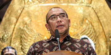 Mantan Ketua KPU Bantah Pasal Gibran Diselundupkan, Singgung Kehadiran Ahmad Doli dan Arsul Sani