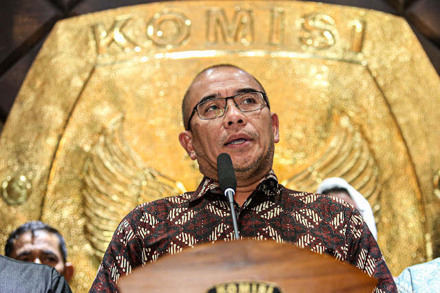 Mantan Ketua KPU Bantah Pasal Gibran Diselundupkan, Singgung Kehadiran Ahmad Doli dan Arsul Sani