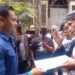 Massa Desak Gibran Mundur Datangi Rumah Jokowi di Solo, Titip 2 Surat Lewat Paspampres
