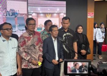 Kubu Febrie Singgung Gugatan Ijazah Gibran di MK usai Sidang Putusan Sela, Ada Apa?