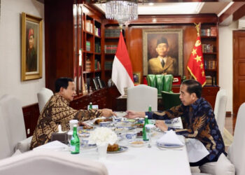 Prabowo Kembali Sebut Jokowi di Sidang Kabinet, Arifki Ingatkan Dinamika Politik Tak Bisa Dibaca Hitam-Putih