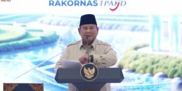 Momen Seskab Teddy Beri Sinyal untuk Akhiri Pidato, Prabowo: Gue Nih Presiden, Ted!