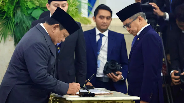 Feri Amsari Unggah Video Lama Rocky Gerung yang Nyatakan Akan Tolak Jabatan