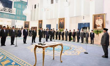 Presiden Prabowo Subianto kembali merombak jajaran Kabinet Merah Putih di Istana Negara, Kamis (15/10/2026). FOTO/Net.