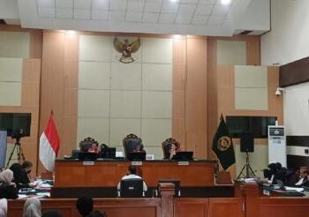 Sidang Dokter Tifa, Kuasa Hukum Desak JPU Tunjukkan Ijazah Jokowi