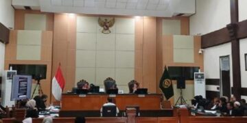 Sidang Dokter Tifa, Kuasa Hukum Desak JPU Tunjukkan Ijazah Jokowi