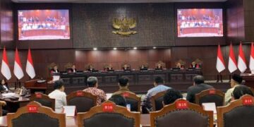 Canda Hakim MK di Sidang Gugatan Ijazah Gibran: Kami Nanti Dibully Terus Sama Refly Harun