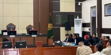 Sidang Roy Suryo Memanas! Refly Harun Emosi dengan Saksi: Sangat Tidak Sopan