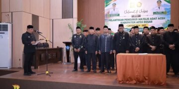 Bupati Syech Muharram Lantik Pengurus MAA Aceh Besar, Anwar Ahmad Jadi Ketua