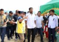 Mualem Tinjau Pemulihan Pascabencana di Aceh Tamiang, Salurkan Bantuan Pertanian hingga Pendidikan