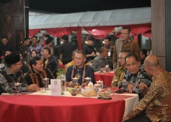 Dek Fadh Hadiri Sertijab Pangdam IM, Serahkan Cinderamata kepada Mayjen Joko Hadi Susilo