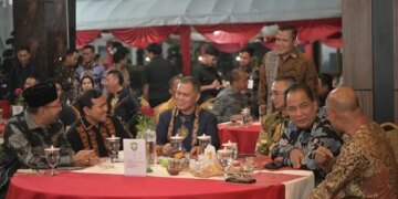 Dek Fadh Hadiri Sertijab Pangdam IM, Serahkan Cinderamata kepada Mayjen Joko Hadi Susilo