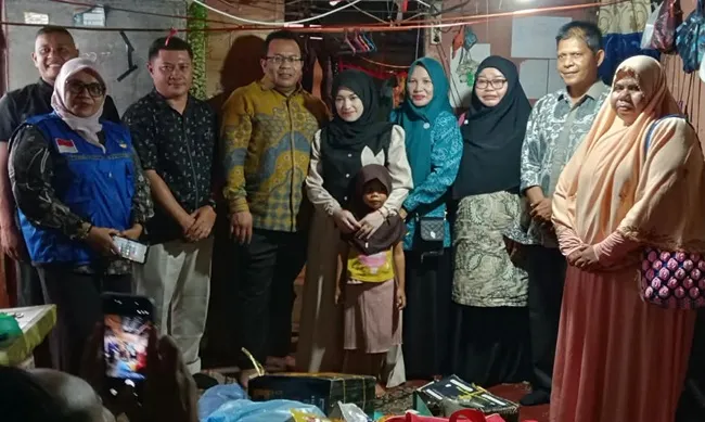 Wali Kota Sabang dan Ketua TP-PKK Salurkan Bantuan untuk Warga Membutuhkan